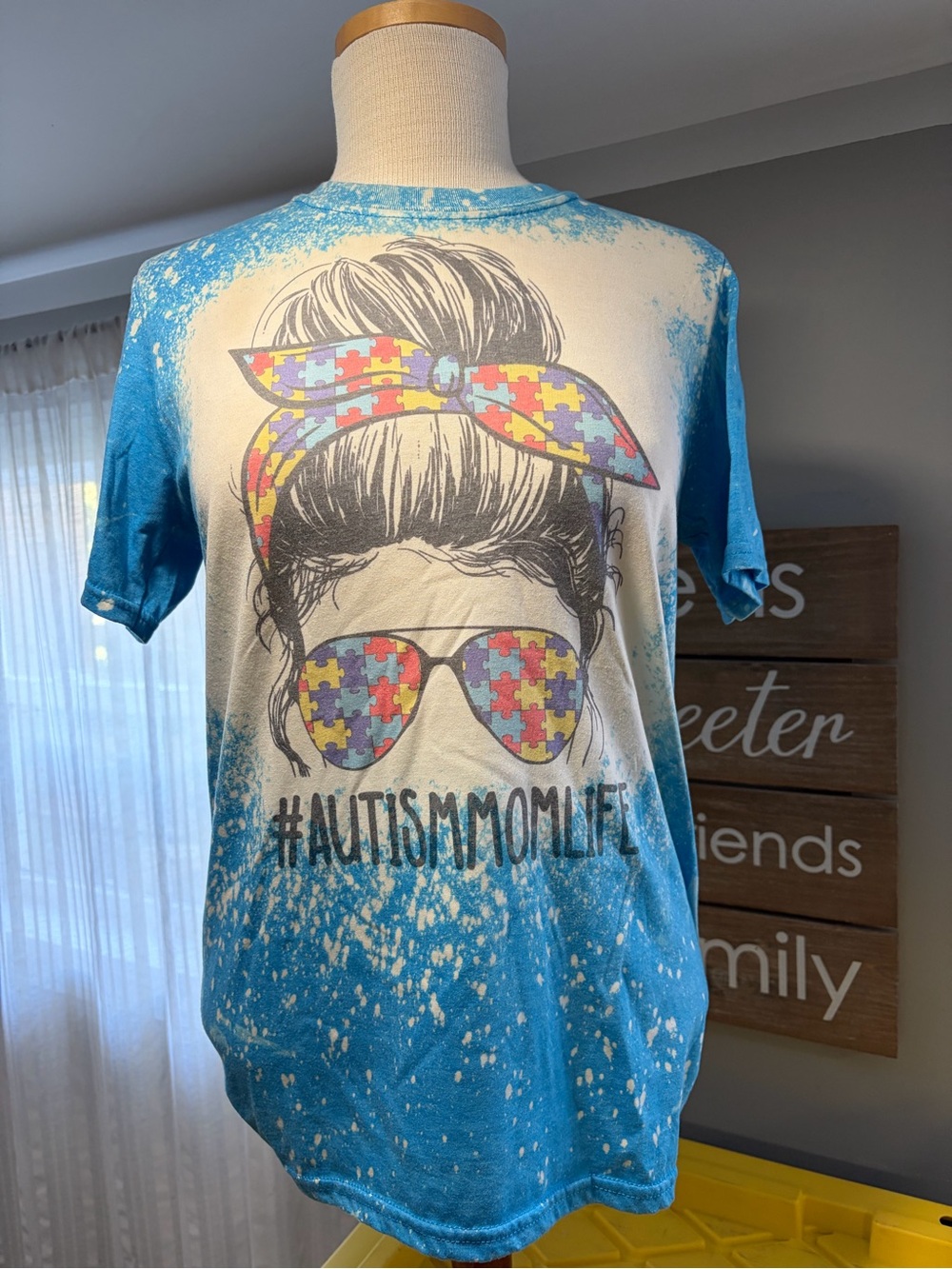 #AutismMomLife Blue Graphic Tee